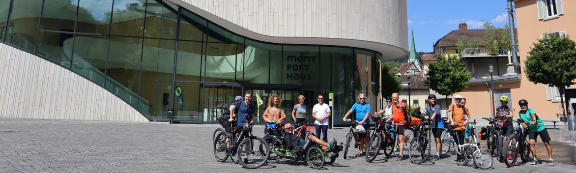 passathon Tour 2021 vor dem Montforthaus in Vorarlberg, Foto: passathon passathon Tour 2021 vor dem Montforthaus in Vorarlberg, Foto: passathon