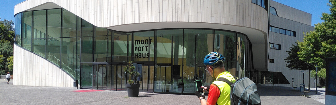 Auf passathon-Leuchtturmjagd beim Montforthaus in Feldkirch, Foto: passathon Auf passathon-Leuchtturmjagd beim Montforthaus in Feldkirch, Foto: passathon